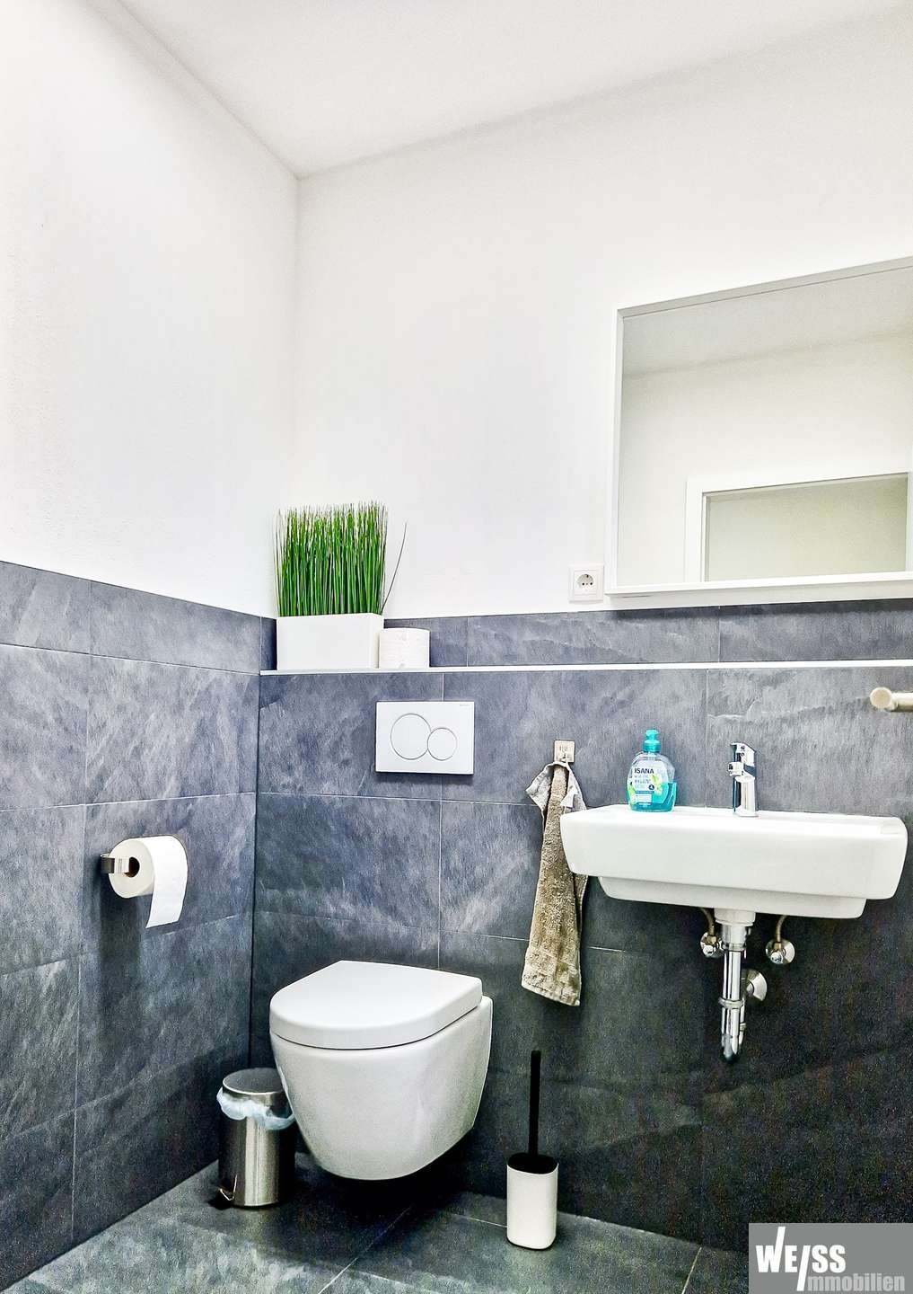 Immobilie in Wittighausen - PREMIUM Zweifamilienhaus mit Doppelgarage, Garten und großer Terrasse - Bild 1