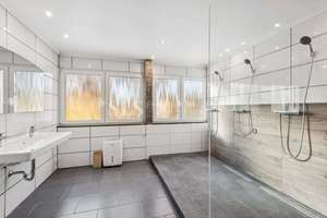 Tolles Penthouse mit großer Dachterrasse, eigenem Schwimmbad im Keller und Sauna – Rheinstr.  19, 47226 Hochemmerich, Duisburg – Vorschaubild 3