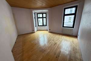 Eigene Wohnideen verwirklichen in einer charmanten Altbauwohnung mit Stellplatz in zentraler Lage!