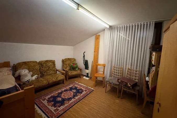 Immobilie in Altdorf bei Nürnberg - Großes freistehendes 1- bis 2-Familienhaus in Altdorf mit Garten und Garage - Bild 2