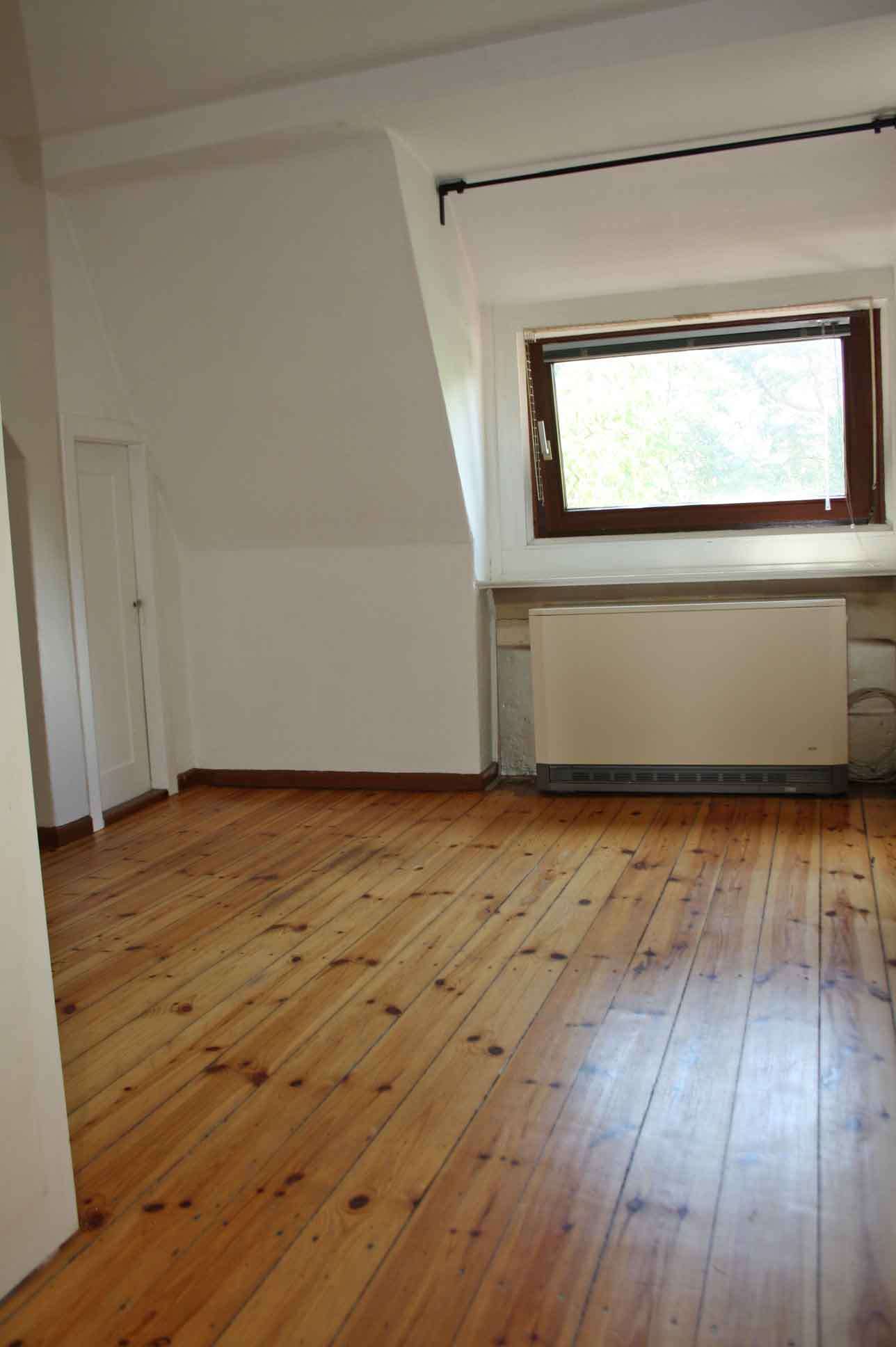 Vermietete 2,5-Zimmer ETW im DG, zwischen Havel und Tegeler Forst, modernisierungsbedürftig, Berlin – Bild 3