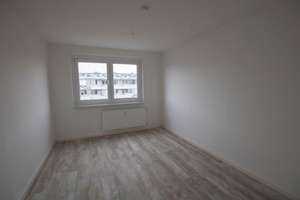 Große 3-Raumwohnung Balkon und Blick auf die Heide! – Eichelweg 3, 6120 Heide-Nord/Blumenau, Halle (Saale) – Vorschaubild 7