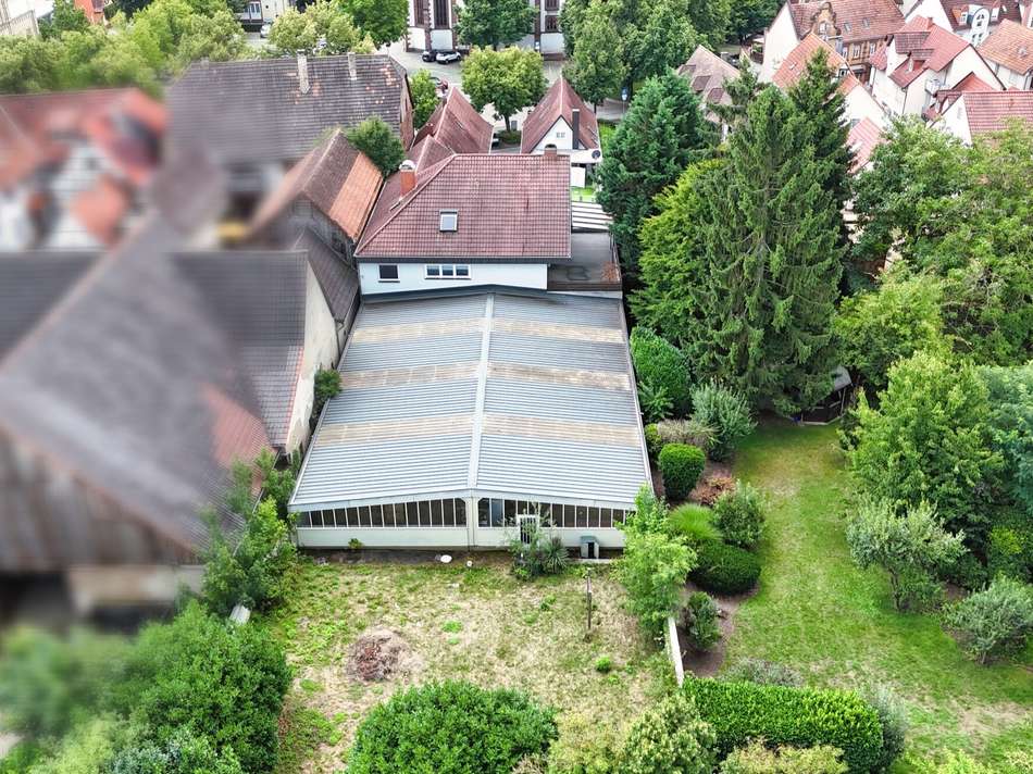 Halle und Garten