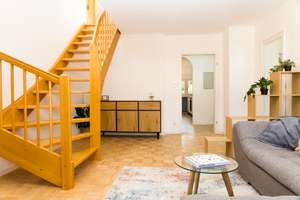 charmante 2,5-Zimmer Maisonette-Wohnung möbliert / unmöbliert