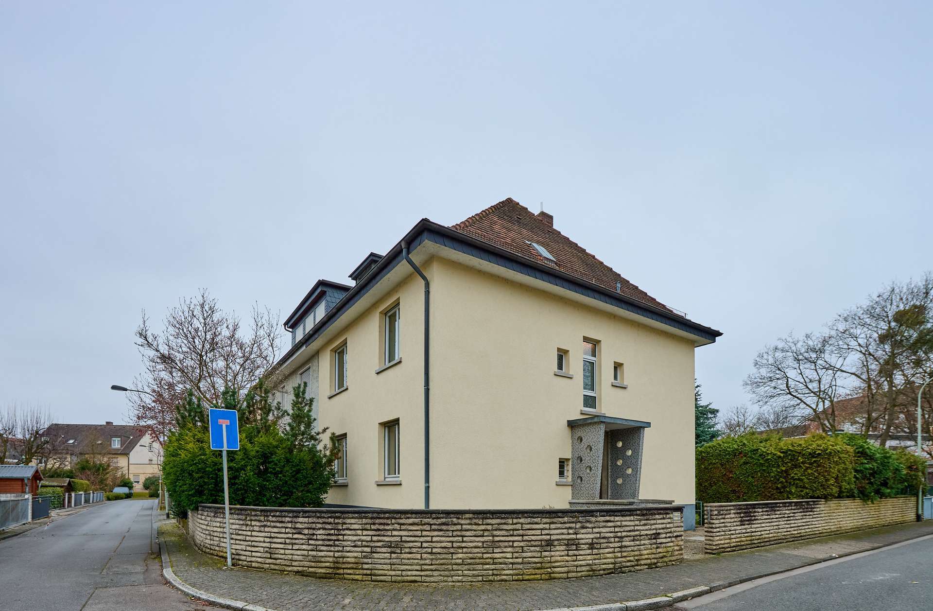 Schöne Doppelhaushälfte in ruhiger Lage, Frankfurt am Main – Bild 2