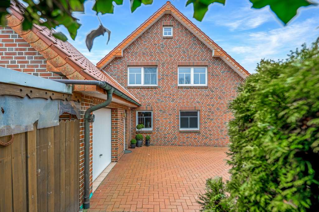 Immobilie in Lahn - Ein Haus für alles, was das Leben vorhat - großzügige Immobilie mit zahlreichen Extras in Lahn! - Bild 2