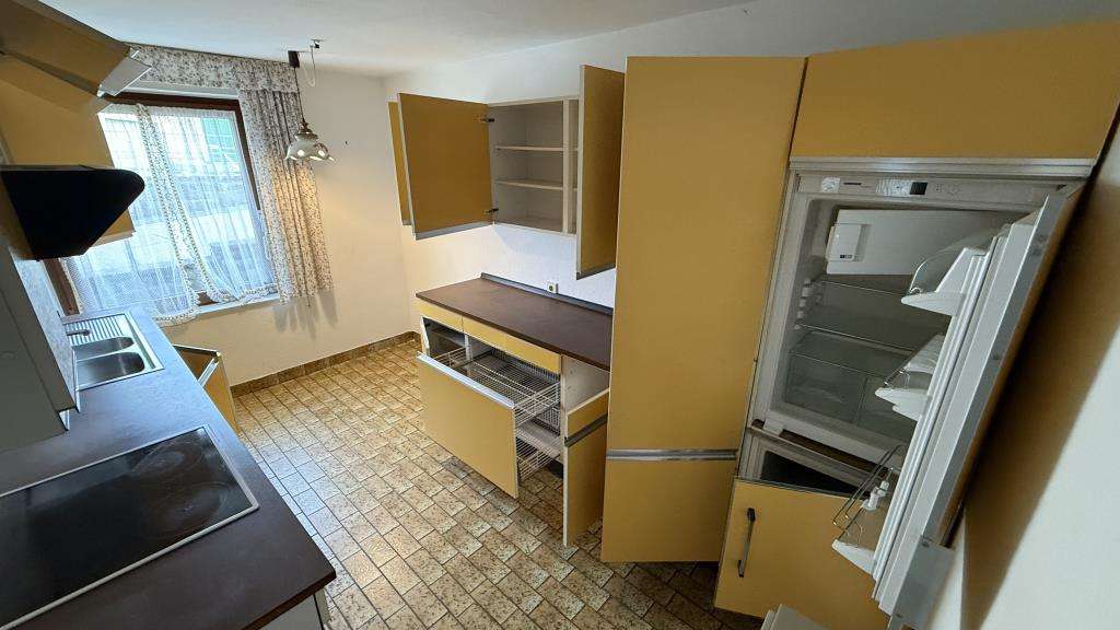 Immobilie in St. Georgen im Schwarzwald - Freistehende, attraktives 2-Familien-Haus mit großer Garage - Bild 1