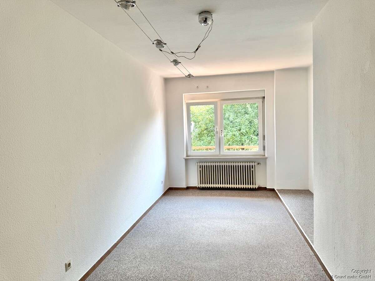 Immobilie in Feldkirchen-Westerham - Großzügige Doppelhaushälfte mit zwei Wohneinheiten und Ausbaupotential in idyllischer, naturnaher La - Bild 0