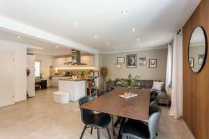 La dolce vita! Bezugsfertiges Reihenendhaus mit großer Terrasse, Garten und mediterranem Flair – Die vollständige Adresse der Immobilie erhältst du vom Anbieter., 50127 Bergheim – Vorschaubild 9
