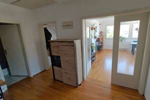 Blick über die Stadt - 2 Zimmer-DG-Wohnung in Köln Kalk - Nachmieter gesucht – Die vollständige Adresse der Immobilie erhältst du vom Anbieter., 51103 Kalk (Ortsteil), Köln – Vorschaubild 3