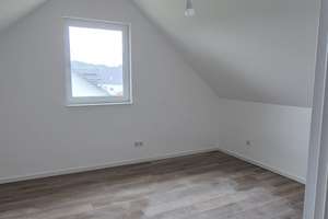 Neubau-Doppelhaushälfte zum Erstbezug zu vermieten – Die vollständige Adresse der Immobilie erhältst du vom Anbieter., 51645 Gummersbach – Vorschaubild 4