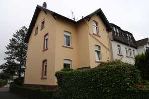 HG-City-ATTRAKTIVES DREIFAMILIENHAUS - SOFORT FREI – Hochtaunuskreis – Vorschaubild 1