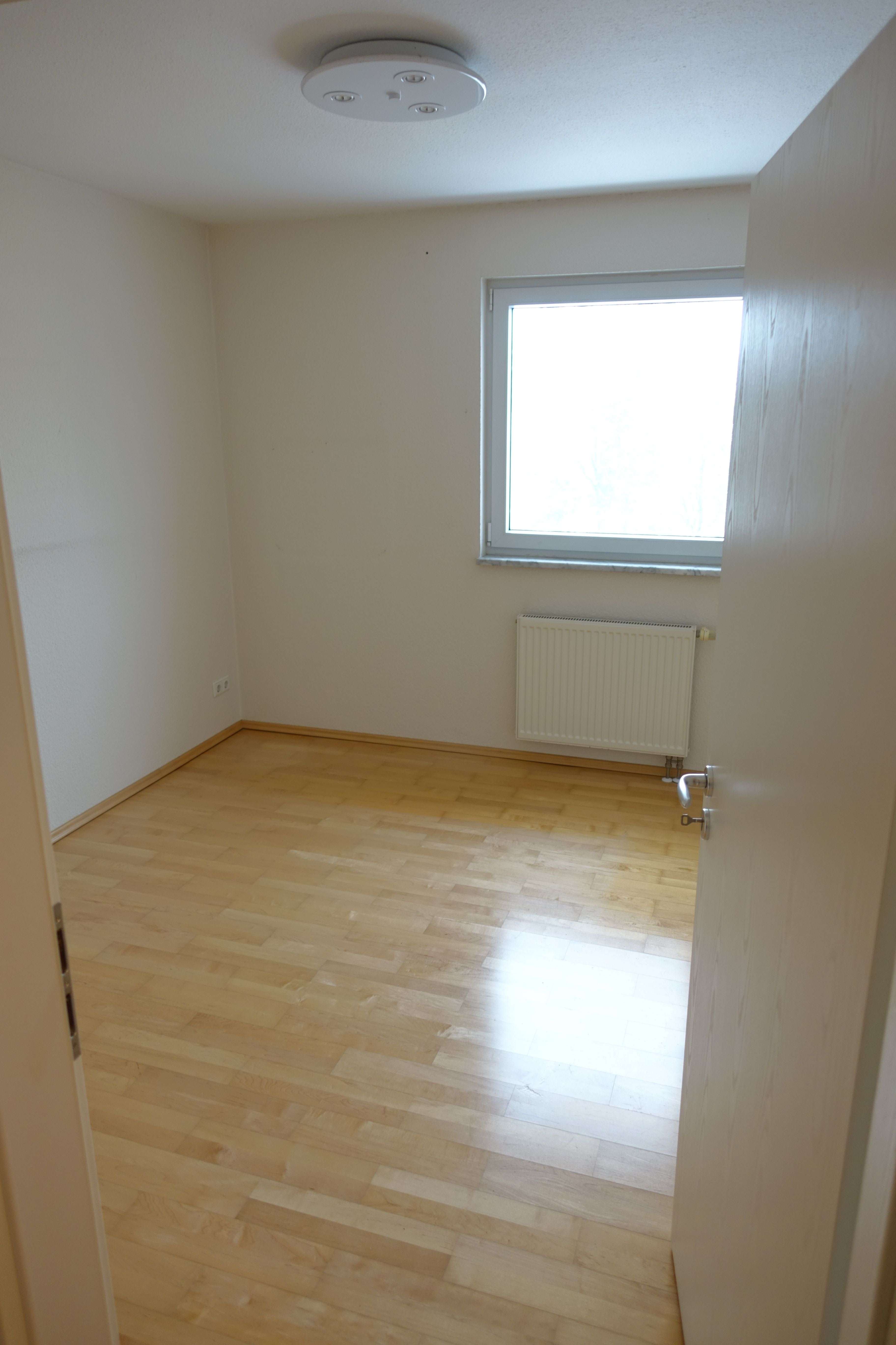 Immobilie in Buckenhof - Preisanpassung: 2-Zimmer-Penthouse-Wohnung mit gehobener Innenausstattung mit EBK in Ost-Erlangen - Bild 0