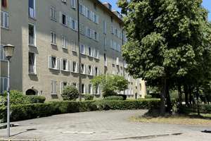 Sendling-Westpark - Gut geschnittene 4-Zimmer-Wohnung mit Wohnküche und sonnigem Südwestbalkon