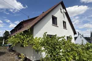 Schönes Haus mit zwei Wohnungen zu einem Top-Preis! – Die vollständige Adresse der Immobilie erhältst du vom Anbieter., 72178 Waldachtal – Vorschaubild 5
