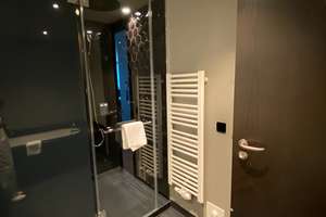 Wohnen mitten in Stuttgart mit tollem Blick –  exklusive 2-Zimmer Wohnung im CLOUD N°7 – 70191 Europaviertel, Stuttgart – Vorschaubild 12
