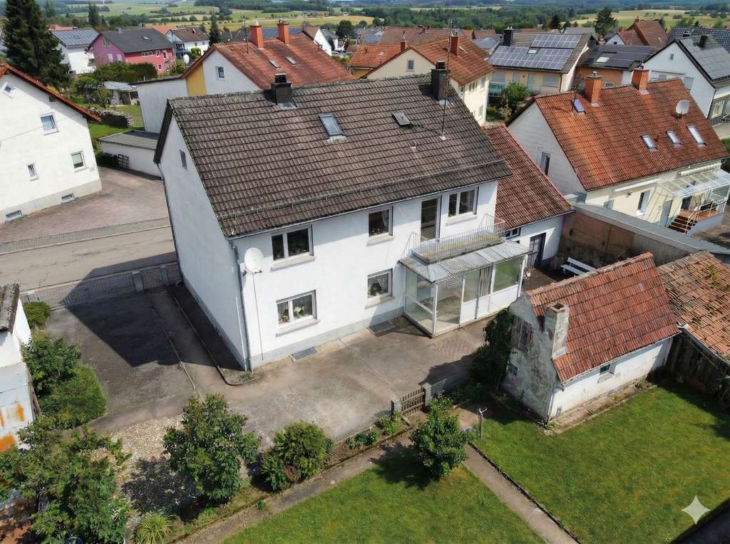 Immobilie in Trulben - Gepflegtes Einfamilienhaus mit großem Garten zum Entfalten - Bild 1