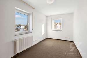 Moderne Doppelhaushälfte mit neuen Leitungen auf großem Grundstück in ruhiger Lage von Schwarzenbach – Die vollständige Adresse der Immobilie erhältst du vom Anbieter., 92720 Schwarzenbach – Vorschaubild 14