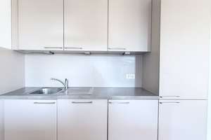 Lichtdurchflutete 3-Zi.-Wohnung mit Balkon, Einbauküche mit Kochinsel und zwei Bädern! – An den Grachten 7, 55120 Neustadt, Mainz – Vorschaubild 9