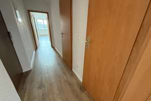 NEUE EBK möglich ******  - Bad mit Fenster / 2OG = DG – Beethovenstraße 40, 9130 Sonnenberg, Chemnitz – Vorschaubild 5