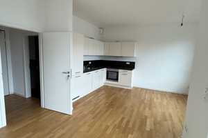 Helle2-Zimmer Wohnung mit Einbauküche und Balkon – Katharina-Boll-Dornberger-Str. 12, 12489 Berlin – Vorschaubild 1