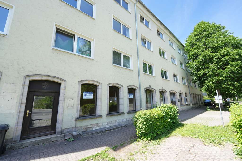 Vielseitig nutzbare Gewerbefläche mit großen Schaufenstern in Coburg, Nähe Klinikum