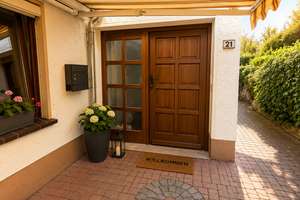 Viel Platz für Ihre Wohnträume – gepflegtes Zweifamilienhaus mit großem Sonnengrundstück – Am Papenberg 21, 31162 Bad Salzdetfurth – Vorschaubild 2