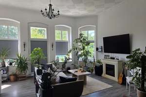**Dominsel - Außergewöhnlich großzügige 2-Zi.-Wohnung im 1. OG mit französischem Balkon**