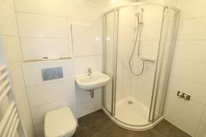Ab 01.05. bezugsfertig! Frisch renovierte 3 Zimmer mit Ausblick * Südbalkon * Aufzug!  – Zingster Straße 22, 4207 Lausen-Grünau, Leipzig – Vorschaubild 8