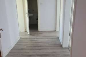 Günstige, helle zwei Zimmer Wohnung !!!!