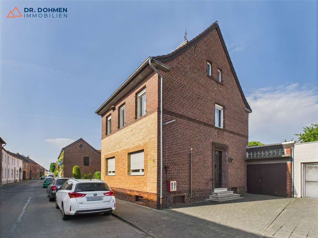 Freistehendes Ein- bis Zweifamilienhaus mit Garten und Garage in Heinsberg-Waldenrath