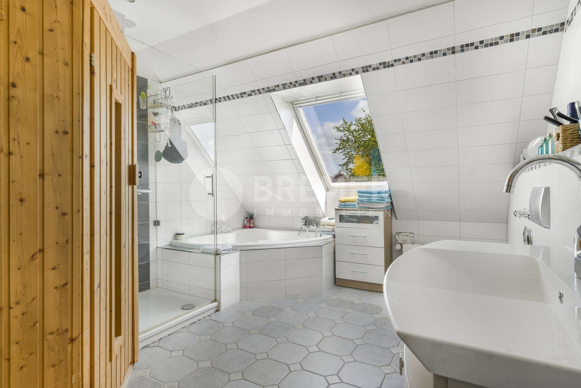 Immobilie in Eyendorf - Charmantes, sanierte Bauernhaus – familienfreundlich, mit zusätzlicher Mieteinnahme - Bild 3