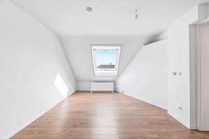 Charmante Galerie-Wohnung auf zwei Ebenen – Offenes Raumkonzept in ruhiger Lage – Die vollständige Adresse der Immobilie erhältst du vom Anbieter., 70439 Stammheim-Mitte, Stuttgart – Vorschaubild 8