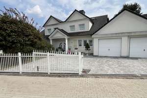 Repräsentatives Ein- bis Zweifamilienhaus mit Einliegerwhg. in bevorzugter Wohnlage von Schlüchtern – 36381 Schlüchtern – Vorschaubild 1