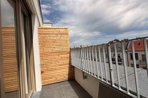Erstbezug im Dachgeschoss: 3 Zimmer, zwei Dachterrassen und Klimaanlage in Prenzlauer Berg – Malmöer Straße 28, 10439 Prenzlauer Berg, Berlin – Vorschaubild 3