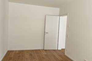 Mit Chick & Charme das Wohnen genießen: 2 Zimmer & Einbauküche, Glaswand-Loggia, Tageslichtbad – Hildesheimer Straße 452, 30519 Wülfel, Hannover – Vorschaubild 9
