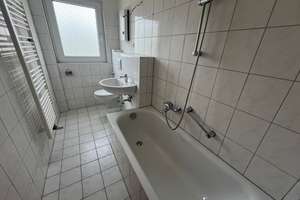 Helle 3 Zi.-Whng.- mit einem Wannenbad mit Fenster - Balkon - Duisburg Rheinhausen – Lortzingstraße 11, 47226 Rheinhausen-Mitte, Duisburg – Vorschaubild 2