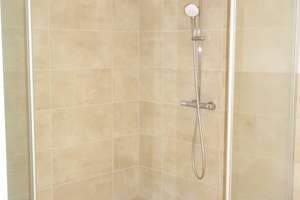 Modern & Charmant: 2 Zimmer + Süd-West-Balkon, Einbauküche, Neubauausstattung, Walk-In-Dusche,Aufzug – 60528 Niederrad, Frankfurt am Main – Vorschaubild 5