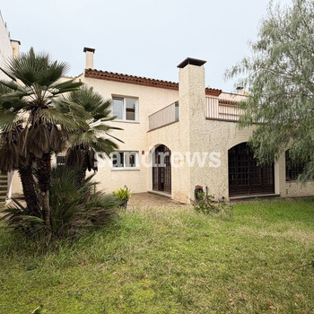 Haus mit Garten zum Verkauf im Zentrum von Figueres mit Garage und 9 Schlafzimmern