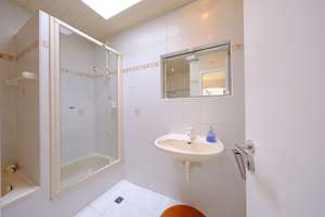 „Kleines Penthouse“ mit großer Dachterrasse, kleinem Dachgarten und Weitblick – Die vollständige Adresse der Immobilie erhältst du vom Anbieter., 42655 Solingen-Mitte, Solingen – Vorschaubild 11
