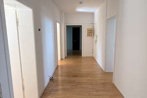 Lichtdurchflutete 4-Zimmer-Wohnung mit großer Dachterrasse in begehrter Lage direkt am D-Marktplatz! – 40213 Altstadt, Düsseldorf – Vorschaubild 3