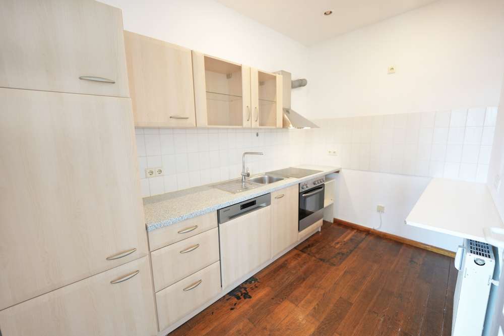 Immobilie in Coburg - Solide Kapitalanlage - 3-Zimmer-Wohnung mit Einbauküche und Stellplatz in Coburg, Neustadter Straße - Bild 0