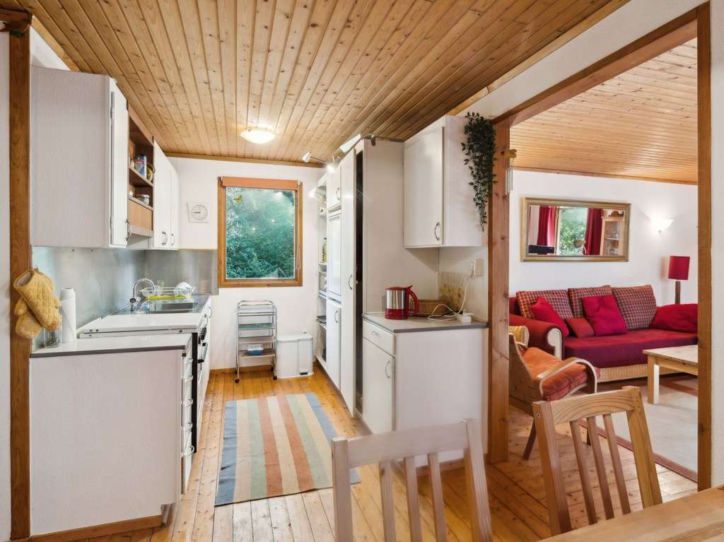 Immobilie in Wiefelstede - Pacht - Feines Schwedenholzhaus im Wochenendhausgebiet Mollberg mit privatem Badesee - Bild 3