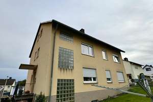 Dreifamilienhaus mit Garagen in Zierenberg – Die vollständige Adresse der Immobilie erhältst du vom Anbieter., 34289 Zierenberg – Vorschaubild 4