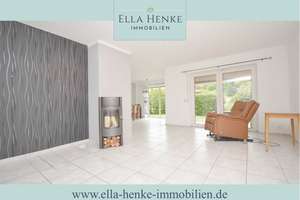 Schönes, freistehendes Einfamilienhaus mit 5 Zimmern, Keller und Garage.