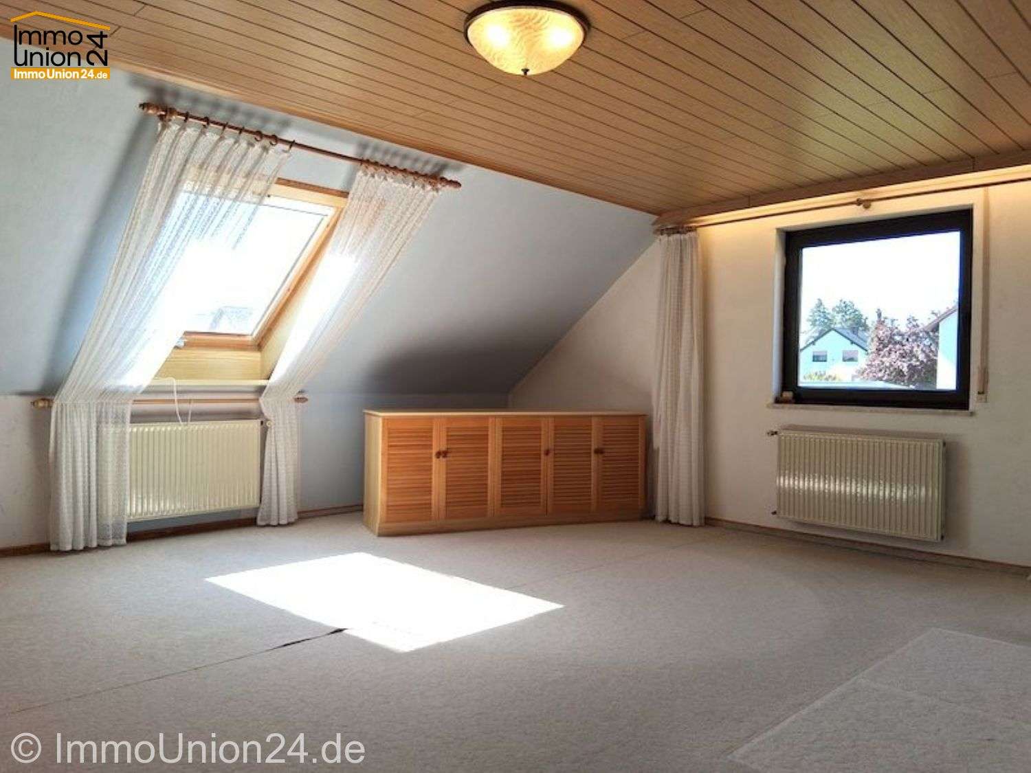Immobilie in Langenzenn - 689.000,- für 200 qm Haus mit Potential für zwei Wohneinheiten oder für Selbständigkeit (z.B. Büro) - Bild 2
