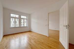 *** 2 Zimmer * Wohnung * Balkon * Parkett * Fußbodenheizung * Traum im Süden * 08/2026 ***