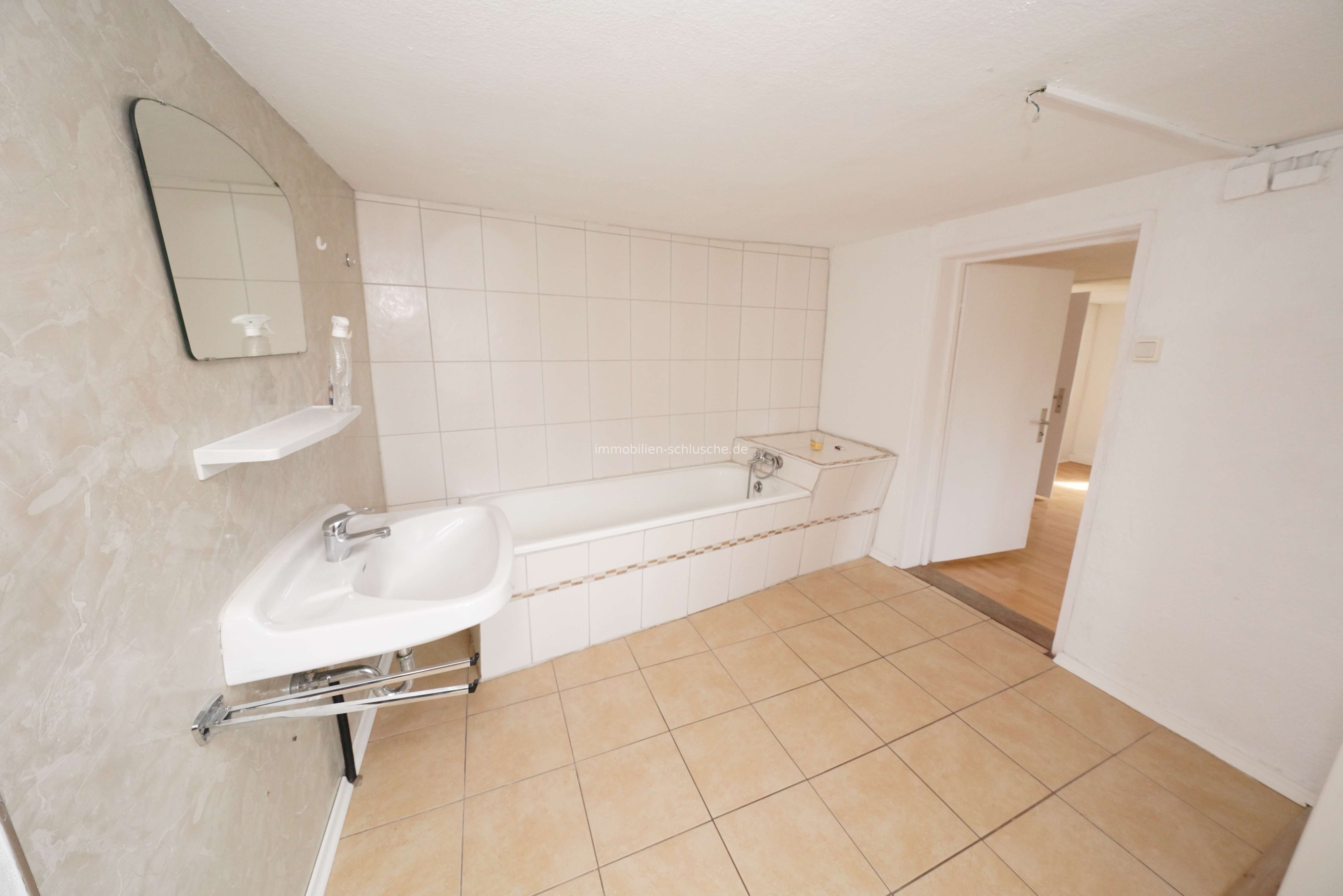 Immobilie in Lindenberg im Allgäu - Kaufpreissturz bei großem Zweifamilienhaus in Lindenberg als Weihnachtsgeschenk - Bild 1