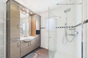 Wohnen ohne Kompromisse! 310 qm Wohnfläche, 10 Zimmer, Garten, Garage, Vollkeller und PV in Destedt! – Schulstraße 2, 38162 Cremlingen – Vorschaubild 6