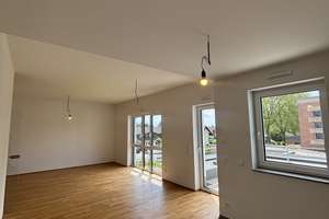 Neubau-Erstbezug! 3-Zimmer-Wohnung mit Süd-Balkon, Loggia und Mieterstrom PV
